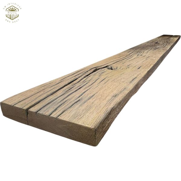 Oud eiken wandplank